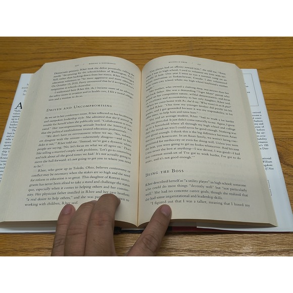 Making‎ a Difference: Stories of Vision and Courage from America's Leaders - Picture 7 of 9